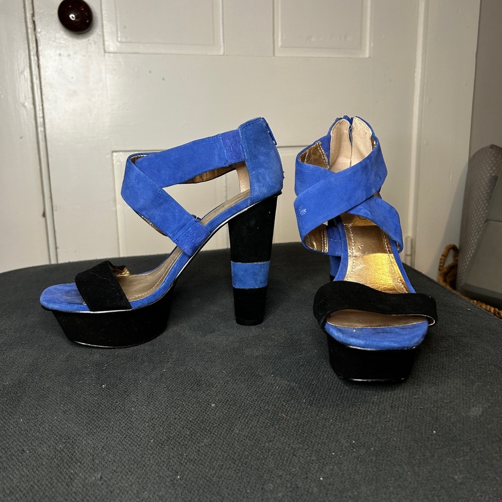 BCBG heels size 6.5